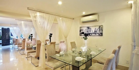 The White Hotel 8a Thai Van Lung