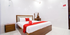 RedDoorz Plus @ Pham Ngu Lao 2 (New York Hotel)
