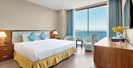 Yarra Ocean Suites Danang