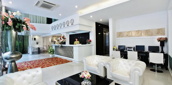 The White Hotel 8a Thai Van Lung