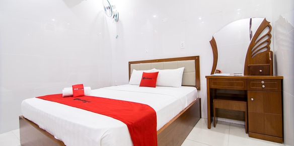 RedDoorz Plus @ Pham Ngu Lao 2 (New York Hotel)